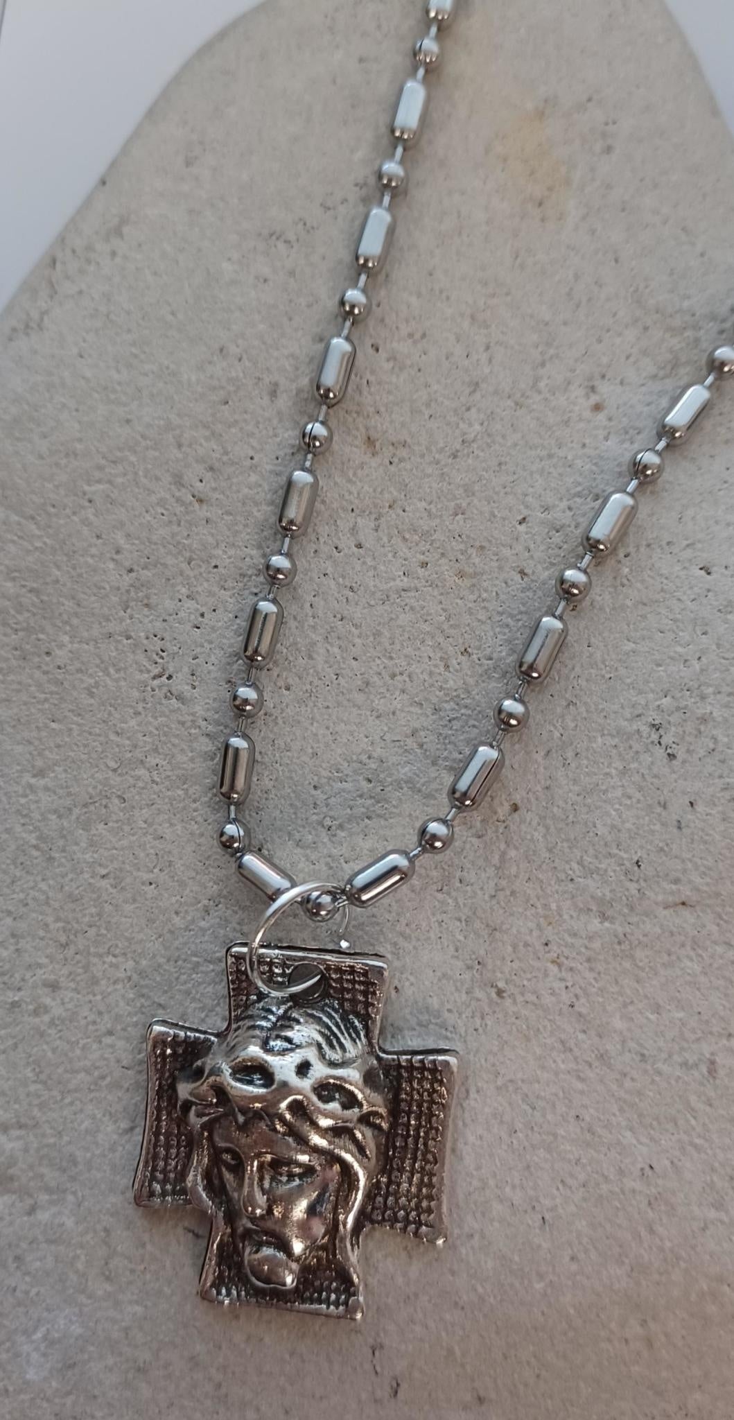 3/4" Face of Jesus Pendant w/Chain