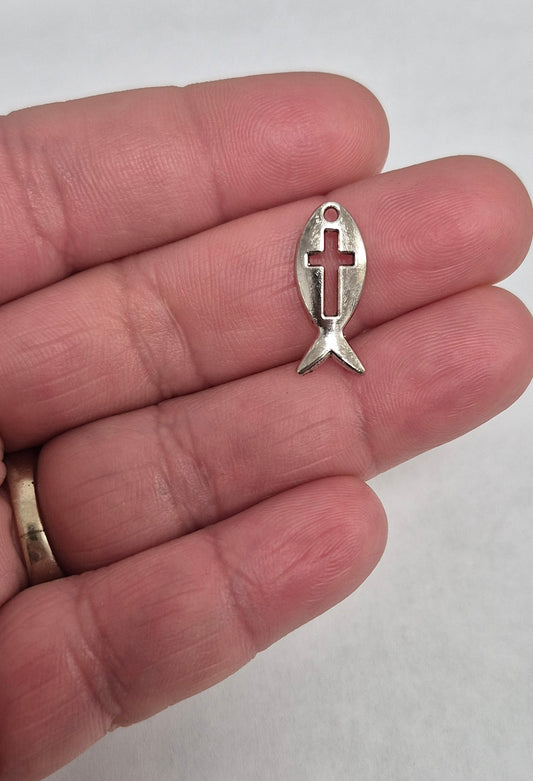 Vertical Fish w/Cut-Out Cross Metal Charm