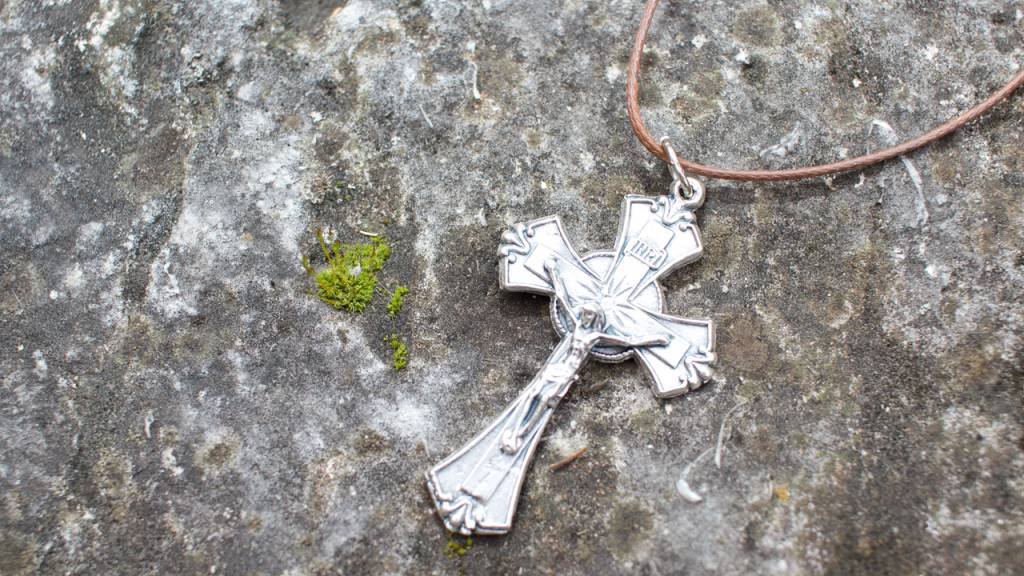 1.75" Flared Crucifix Metal Pendant w/cord