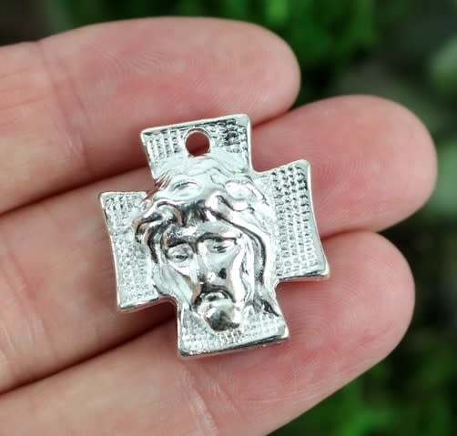 3/4" Face of Jesus Pendant w/Chain