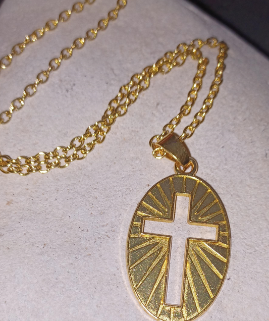 Gold Tone Cross Pendant w/Chain