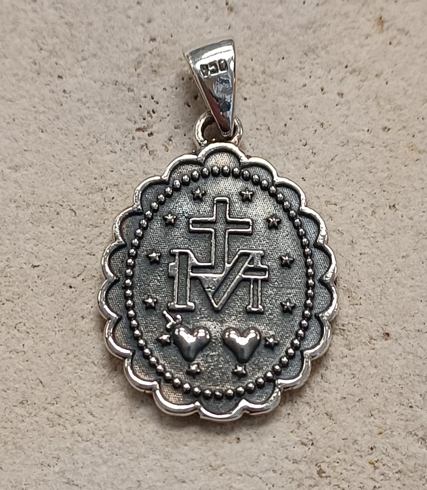 Scalloped Miraculous Medal SS Pendant