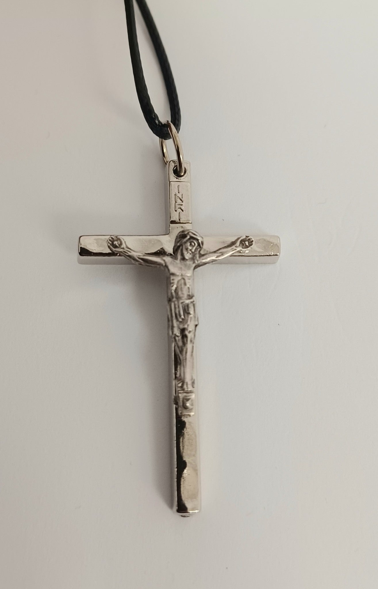 1.5" Traditional Crucifix Pendant