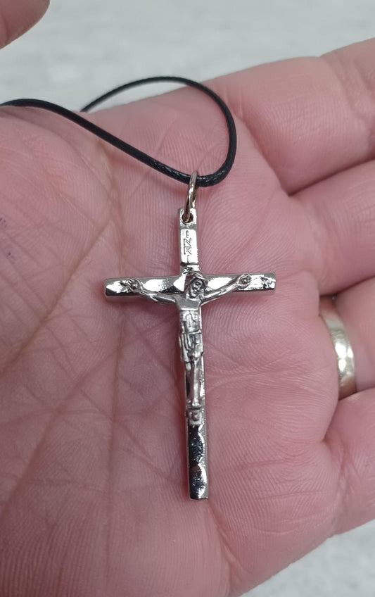 1.5" Traditional Crucifix Pendant